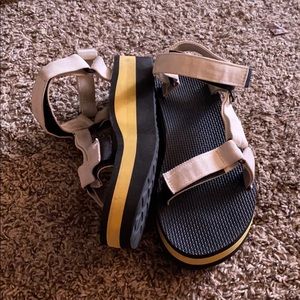 Teva platform sandals size 9